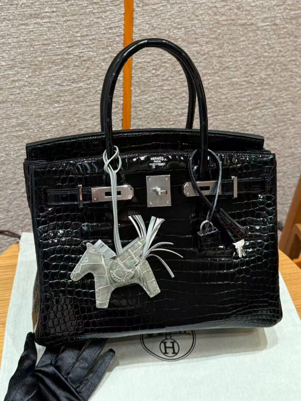 Classic Hermes Bag: A Stylish and Versatile Choice for Elegance